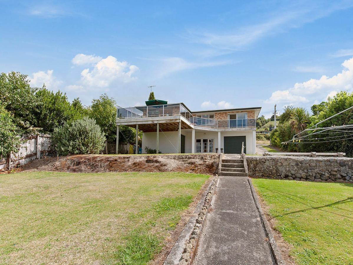 Lofty Lakeviews - Acacia Bay Holiday Home Taupomeer Buitenkant foto
